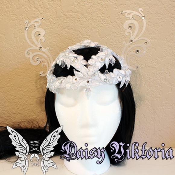 Scrolling Horns Stag Fairy Queen Headpiece